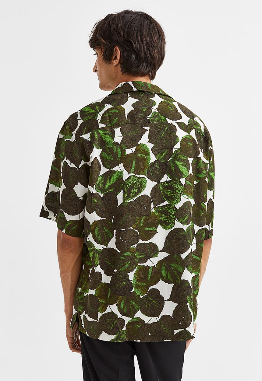 H&M - Relaxed fit lyocell resort shirt - green/leaves