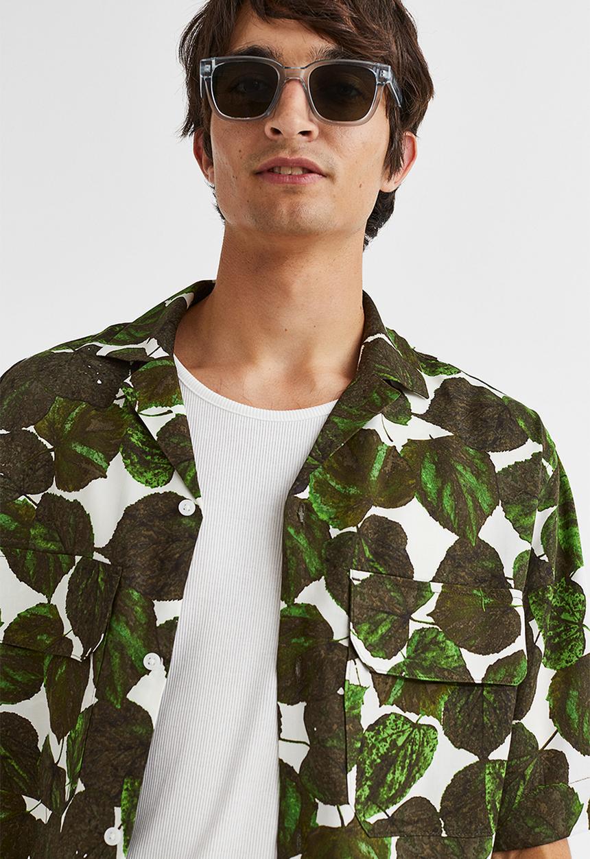 H&M - Relaxed fit lyocell resort shirt - green/leaves