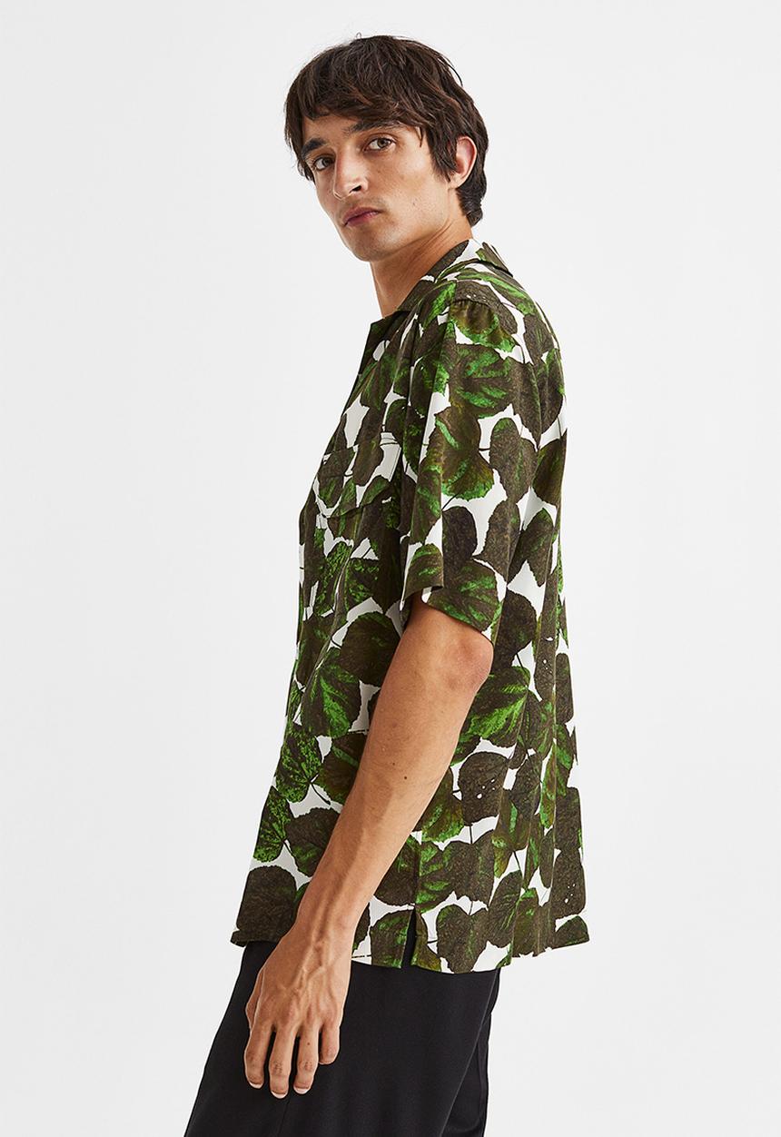 H&M - Relaxed fit lyocell resort shirt - green/leaves