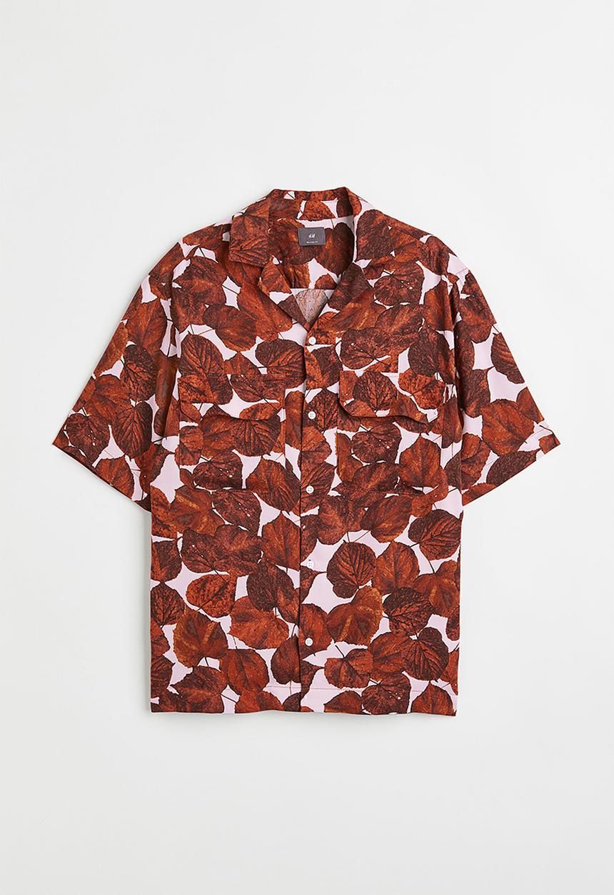 H&M - Relaxed fit lyocell resort shirt - rust red/leaves