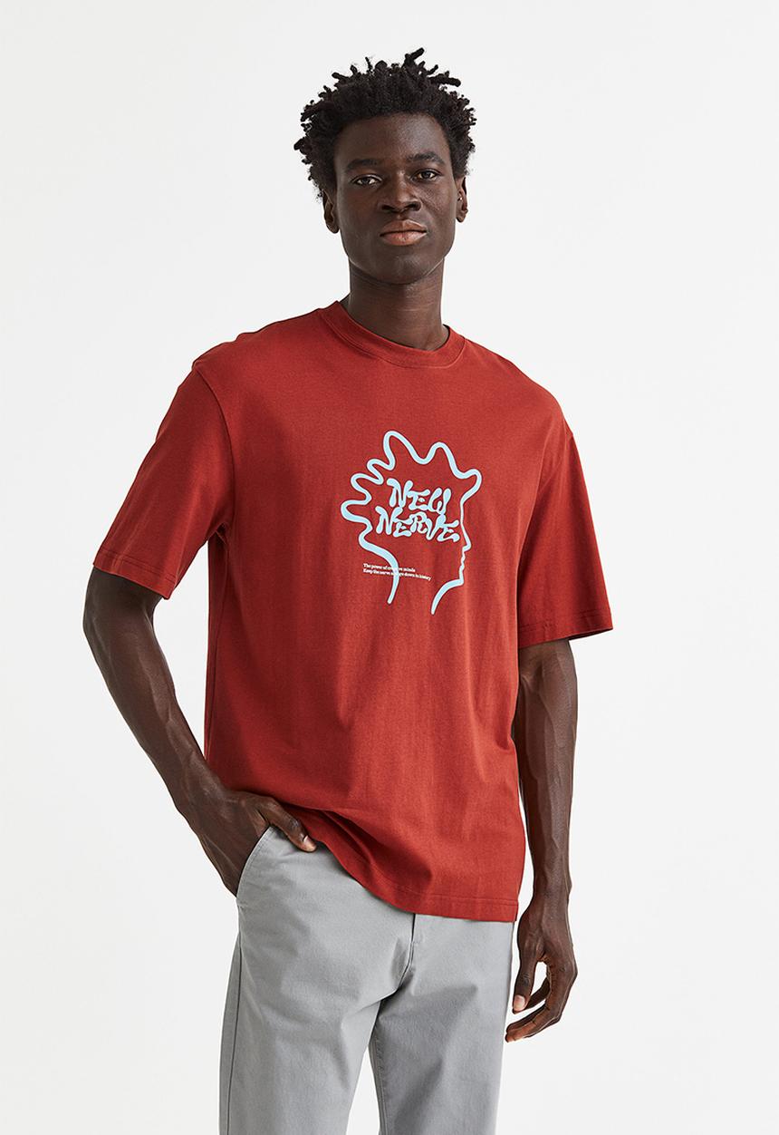 H&M - Relaxed fit printed T-shirt - rust red/new nerve