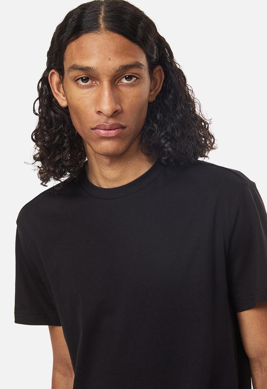 H&M - Regular fit round-neck T-shirt - black