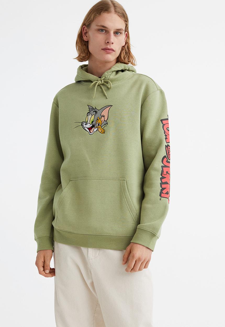 H&M - Regular fit hoodie - sage green/tom and jerry