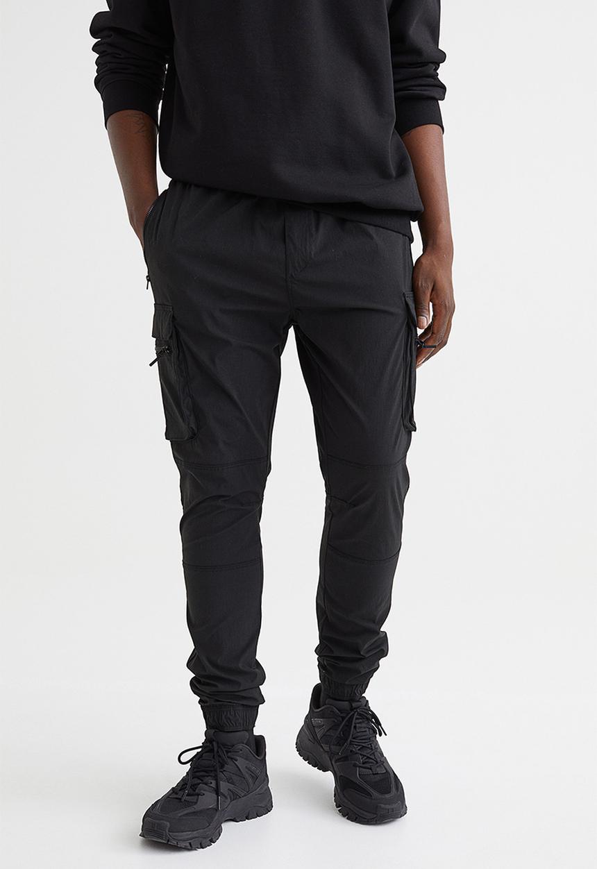 H&M - Skinny fit nylon cargo joggers - black