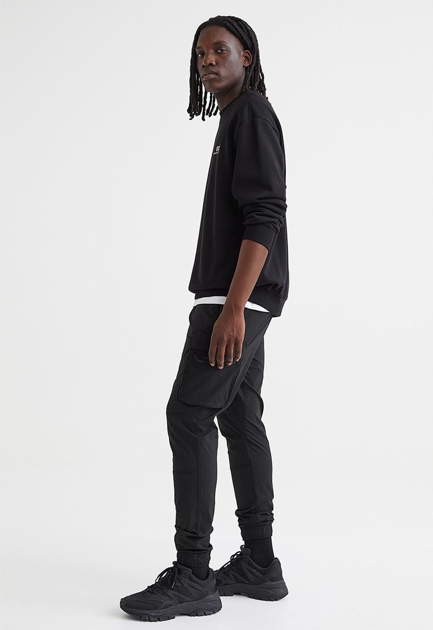 H&M - Skinny fit nylon cargo joggers - black