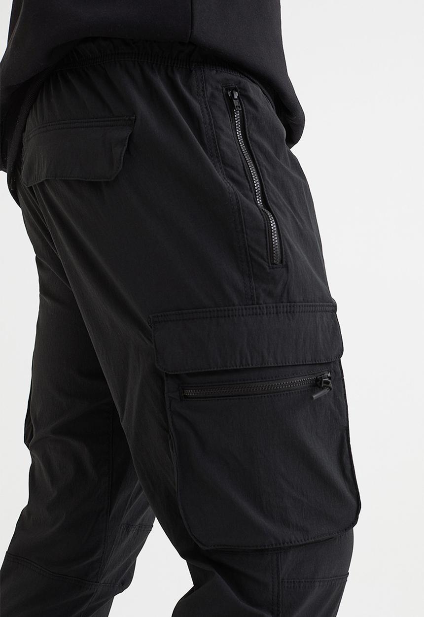 H&M - Skinny fit nylon cargo joggers - black
