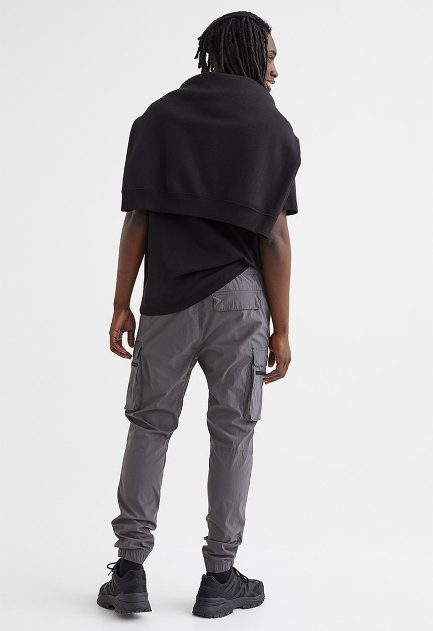 H&M - Skinny fit nylon cargo joggers - dark grey