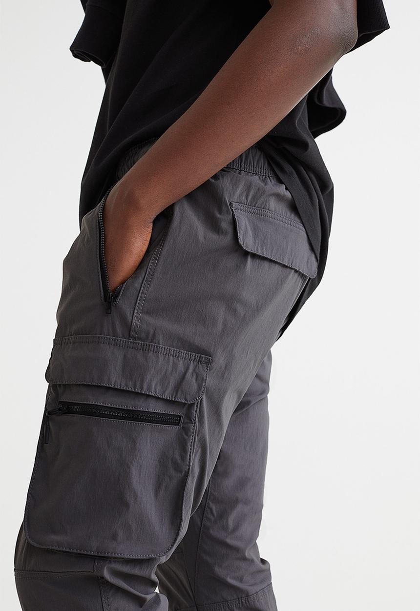 H&M - Skinny fit nylon cargo joggers - dark grey
