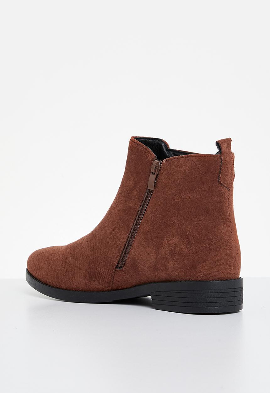 edit - Rabia chelsea boot - brown