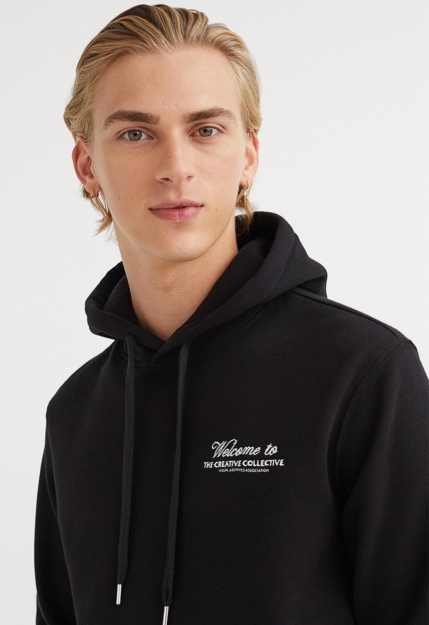 H&M - Regular fit printed hoodie - black