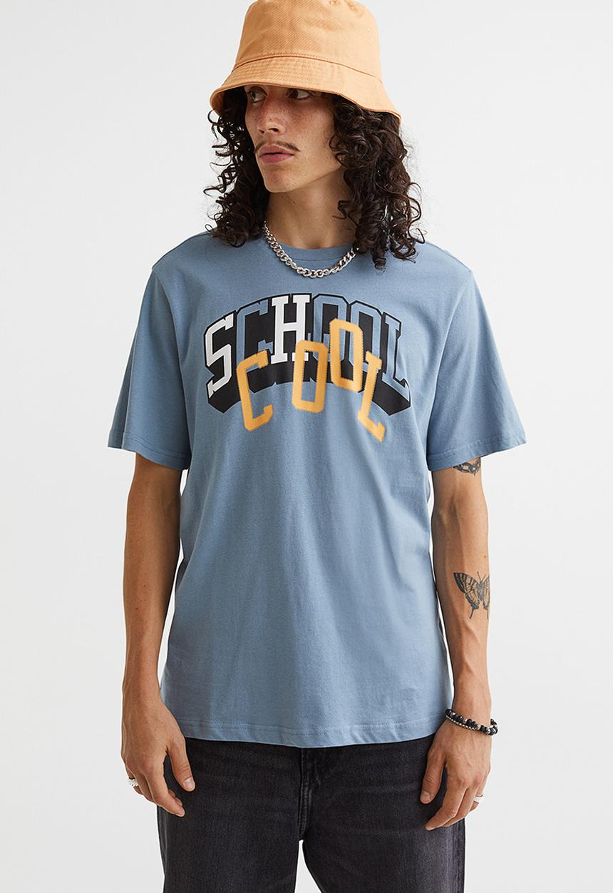 H&M - Regular fit printed T-shirt - blue/school cool