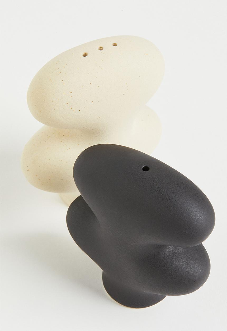 H&M - Earthenware salt and pepper set - beige/grey