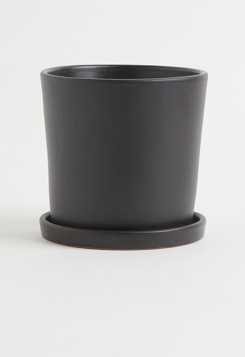 H&M - Plant pot and saucer - black