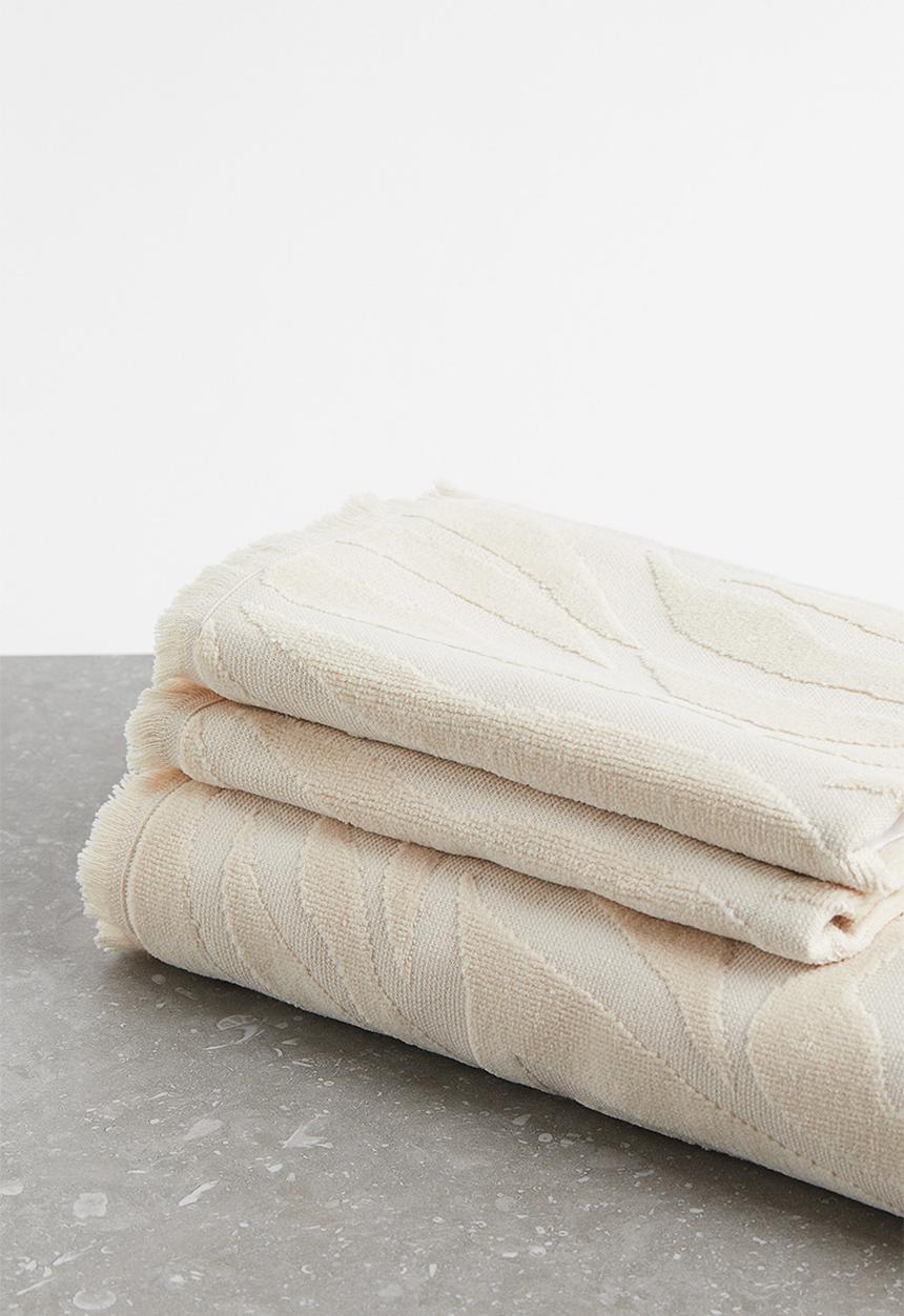 H&M - Jacquard-weave bath towel - beige