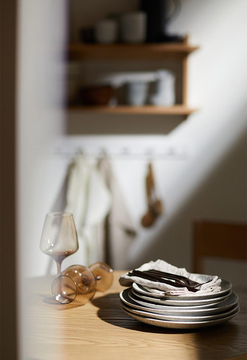 H&M - Stoneware plate - light grey