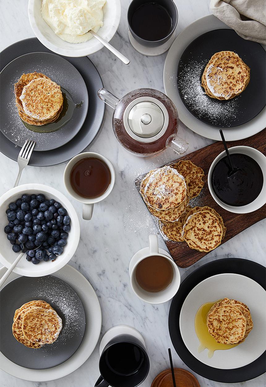 H&M - Porcelain plate - black