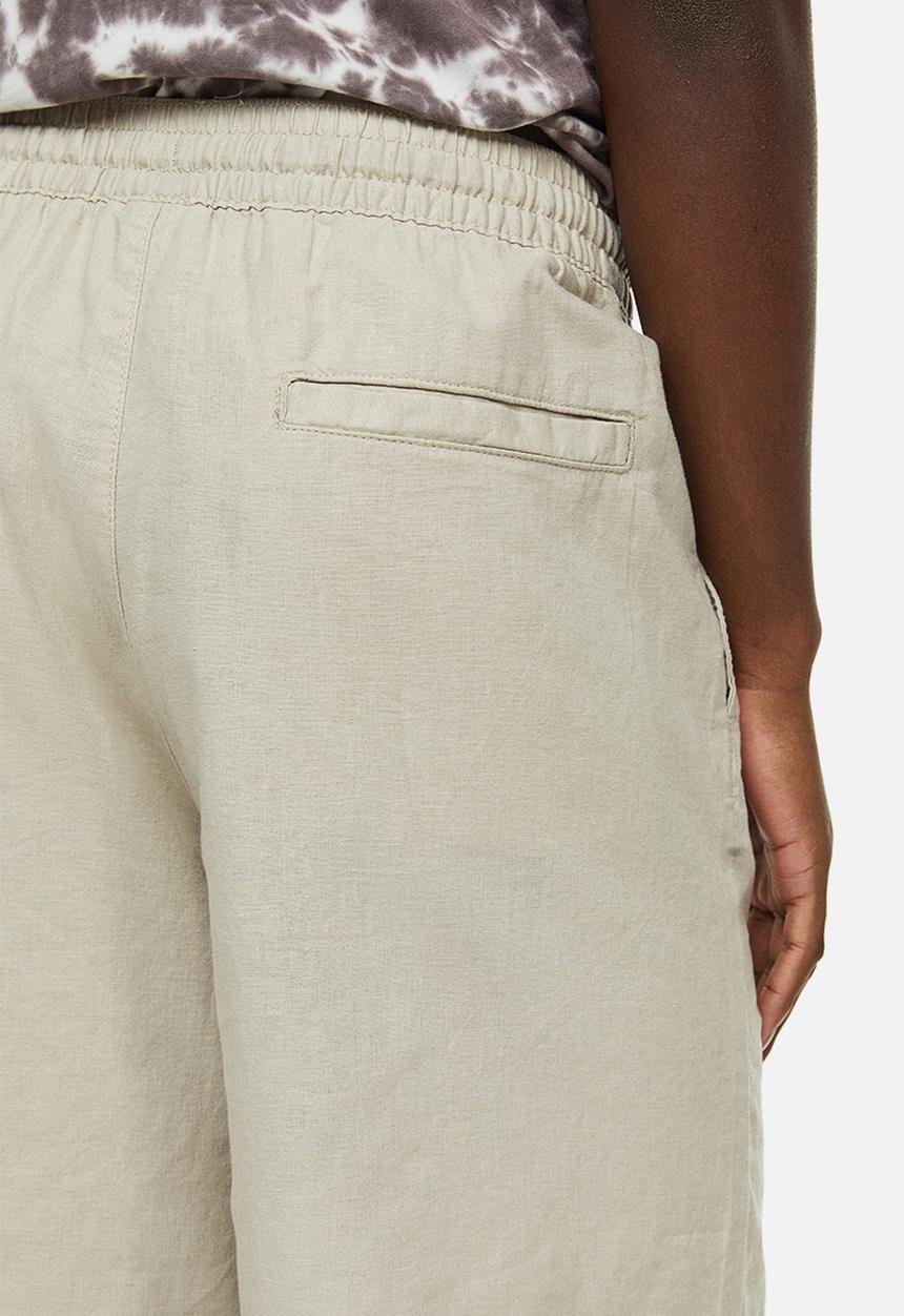 H&M - Loose fit linen-blend shorts - light beige