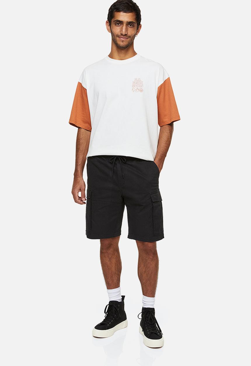 H&M - Regular fit cotton cargo shorts - black