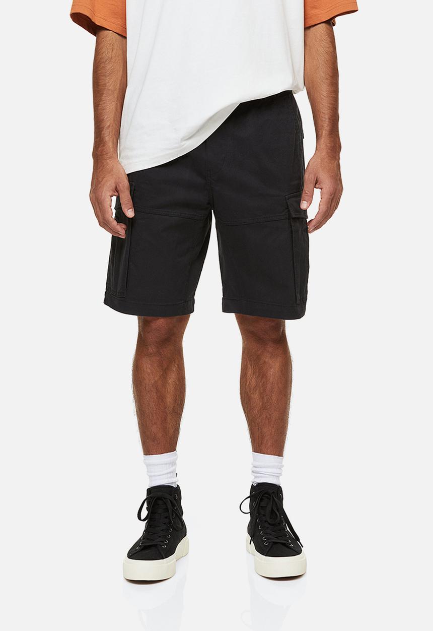 H&M - Regular fit cotton cargo shorts - black