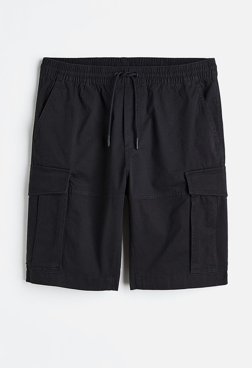 H&M - Regular fit cotton cargo shorts - black