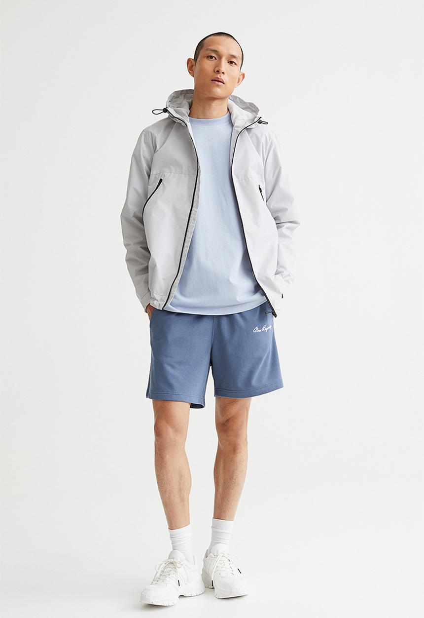 H&M - Relaxed fit sweatshirt shorts - pigeon blue/new beginnings