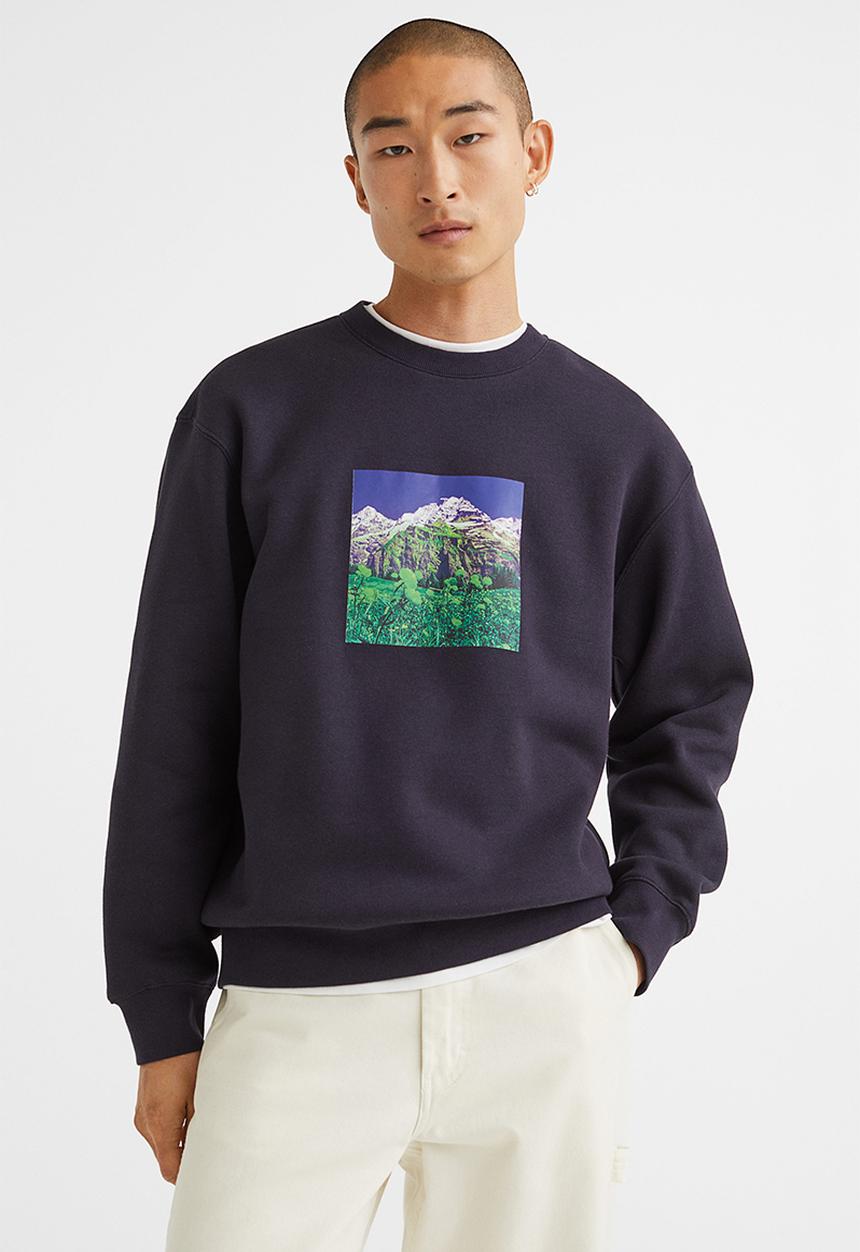 H&M - Relaxed fit sweatshirt - dark blue/head for the hills