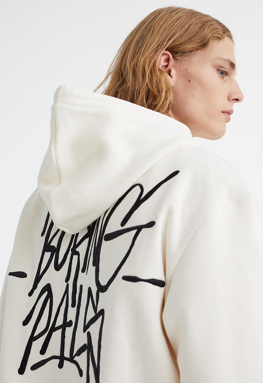 H&M - Regular fit hoodie - cream/boring pals
