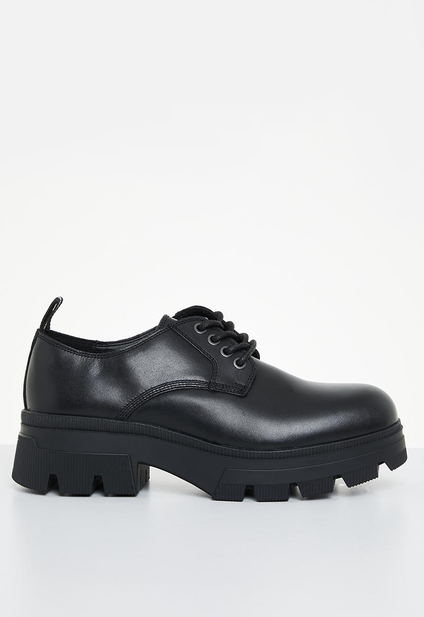 Calvin Klein - Chunky combat derby wn - black