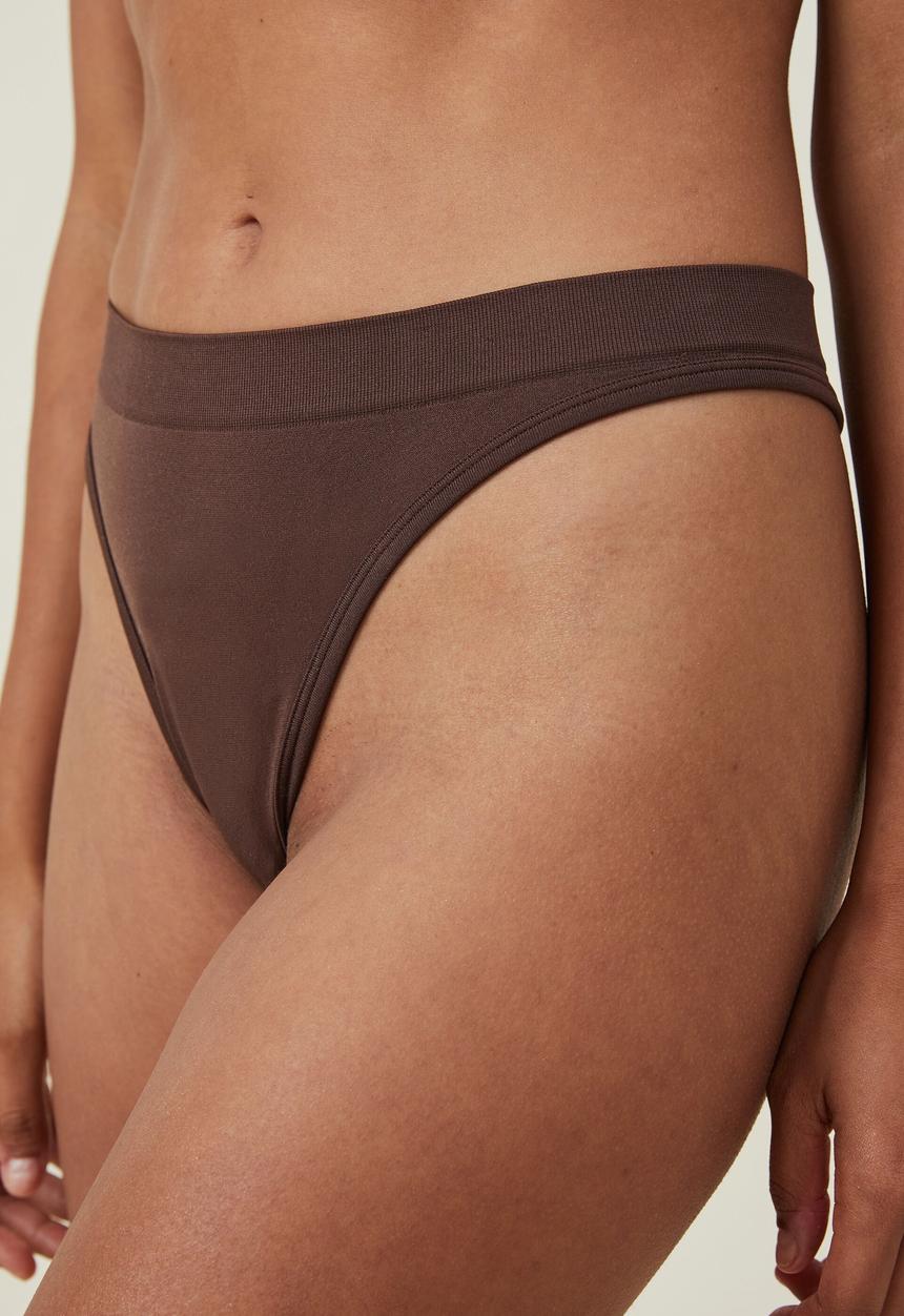 Cotton On - Seamless high cut g-string brief - fondue fudge