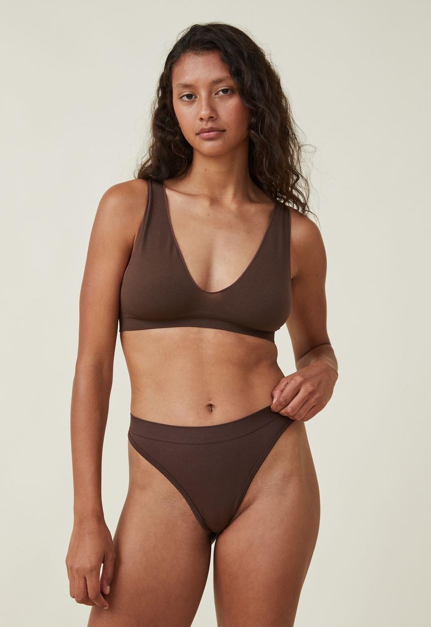 Cotton On - Seamless high cut g-string brief - fondue fudge