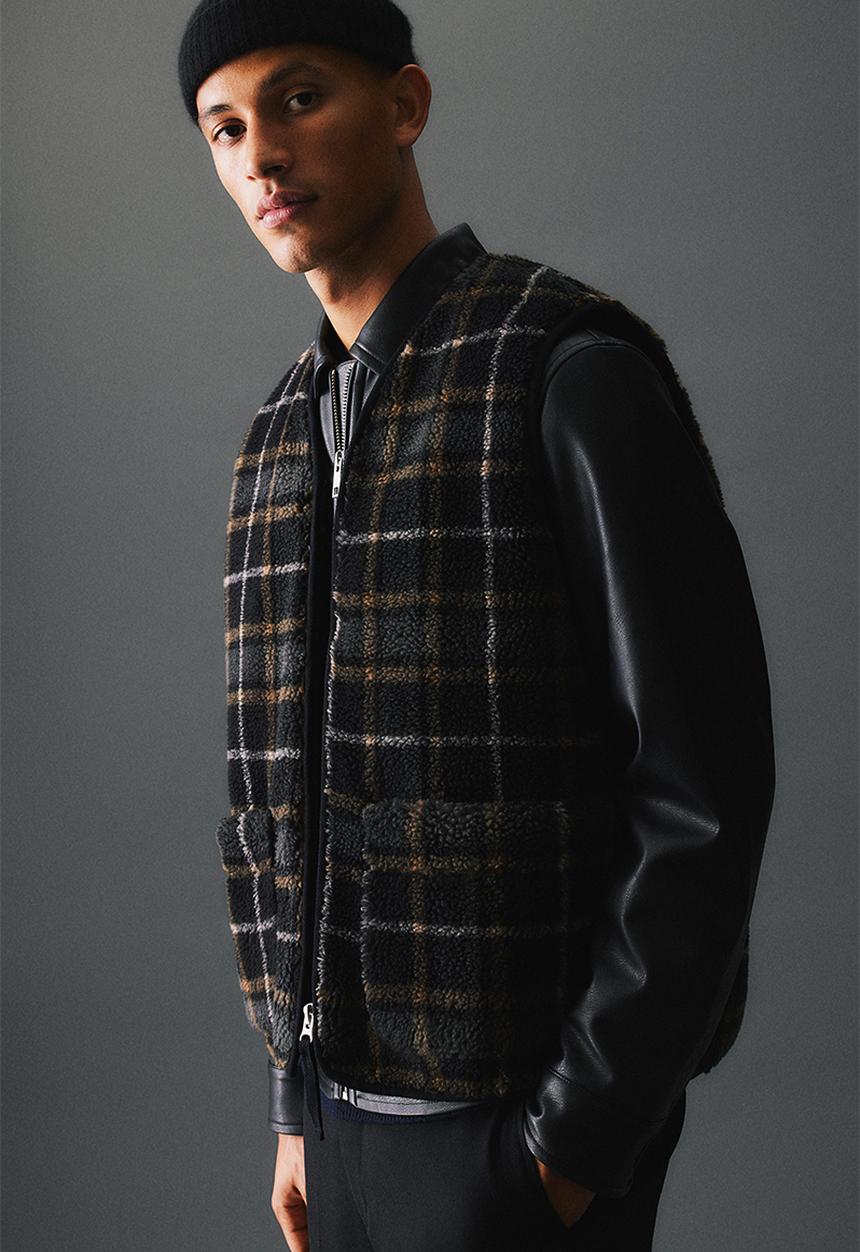 H&M - Teddy cargo gilet - dark grey/checked