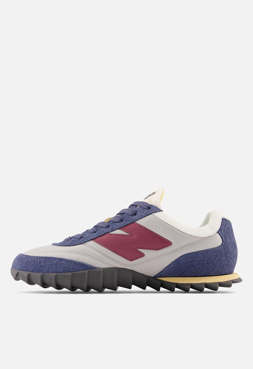 New Balance  - RC30