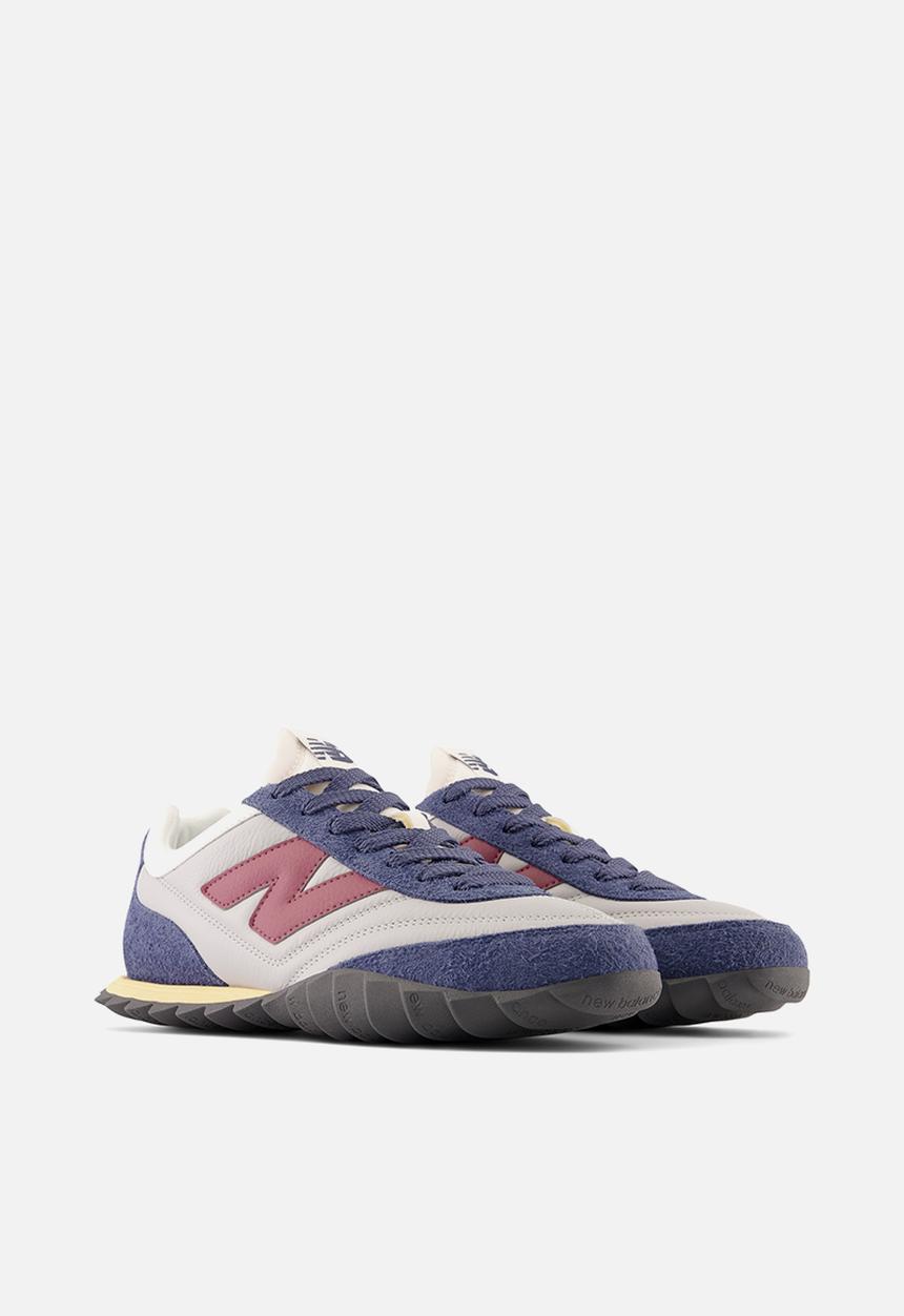 New Balance  - RC30