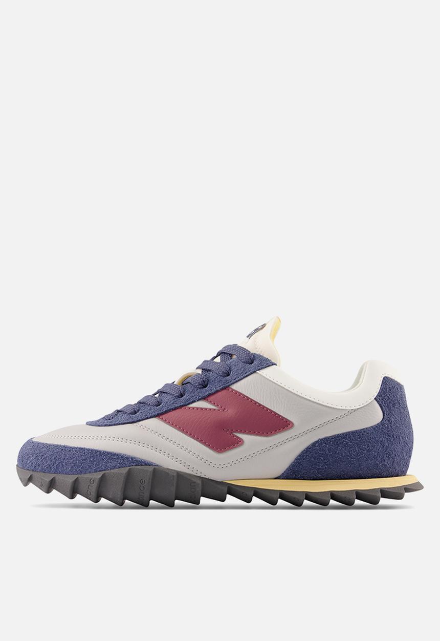 New Balance  - RC30