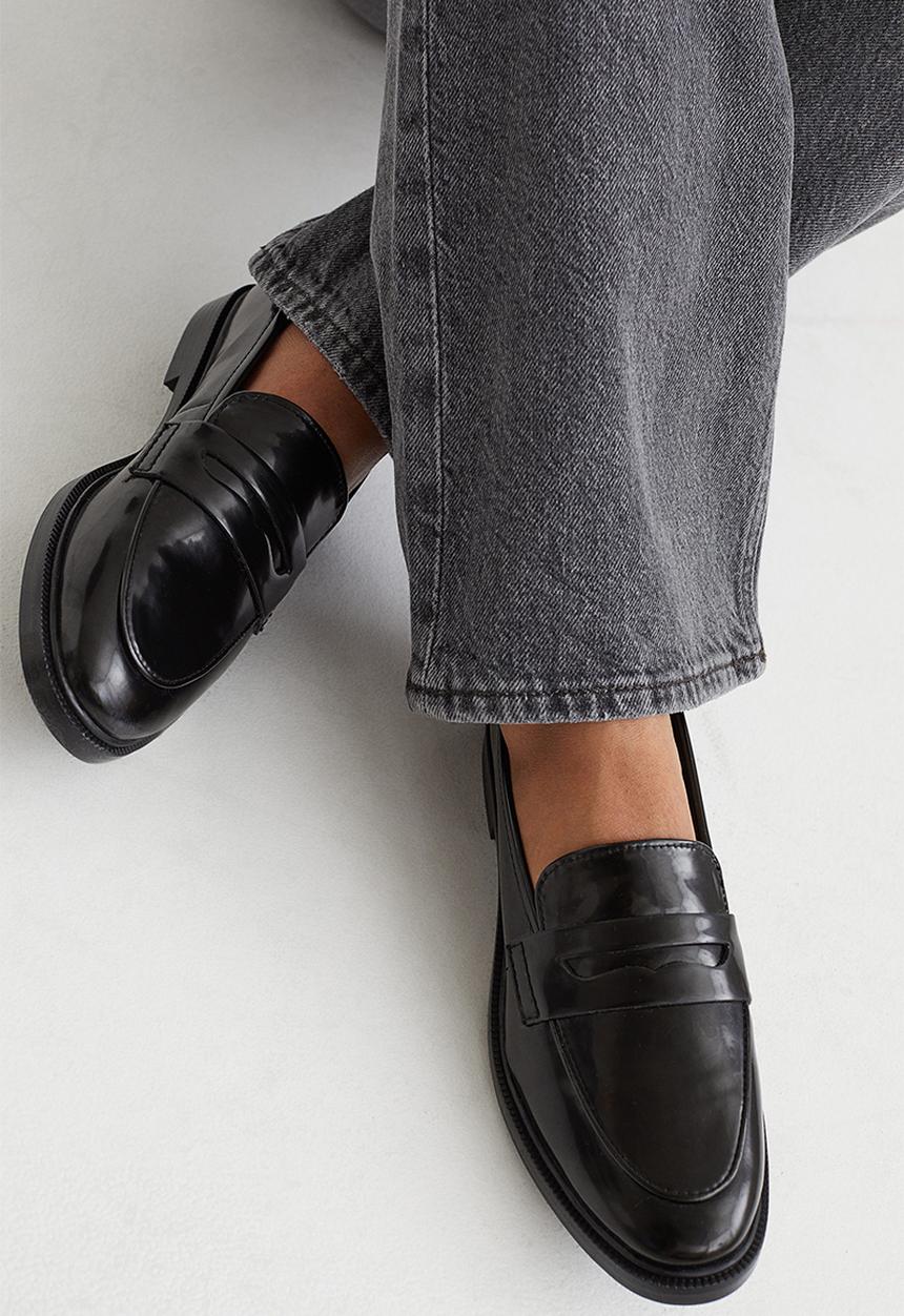 H&M - Snaffle-trim loafers - black 