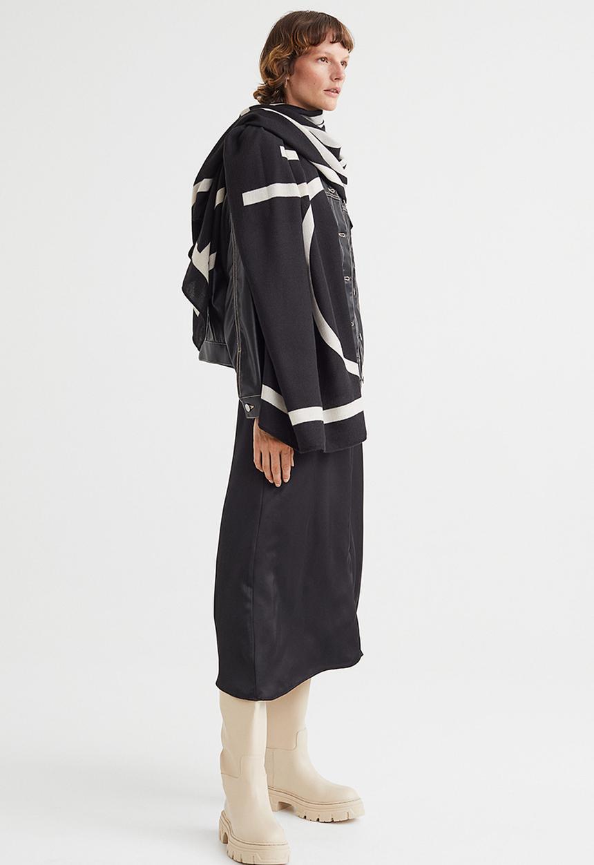 H&M - Patterned scarf - black & cream