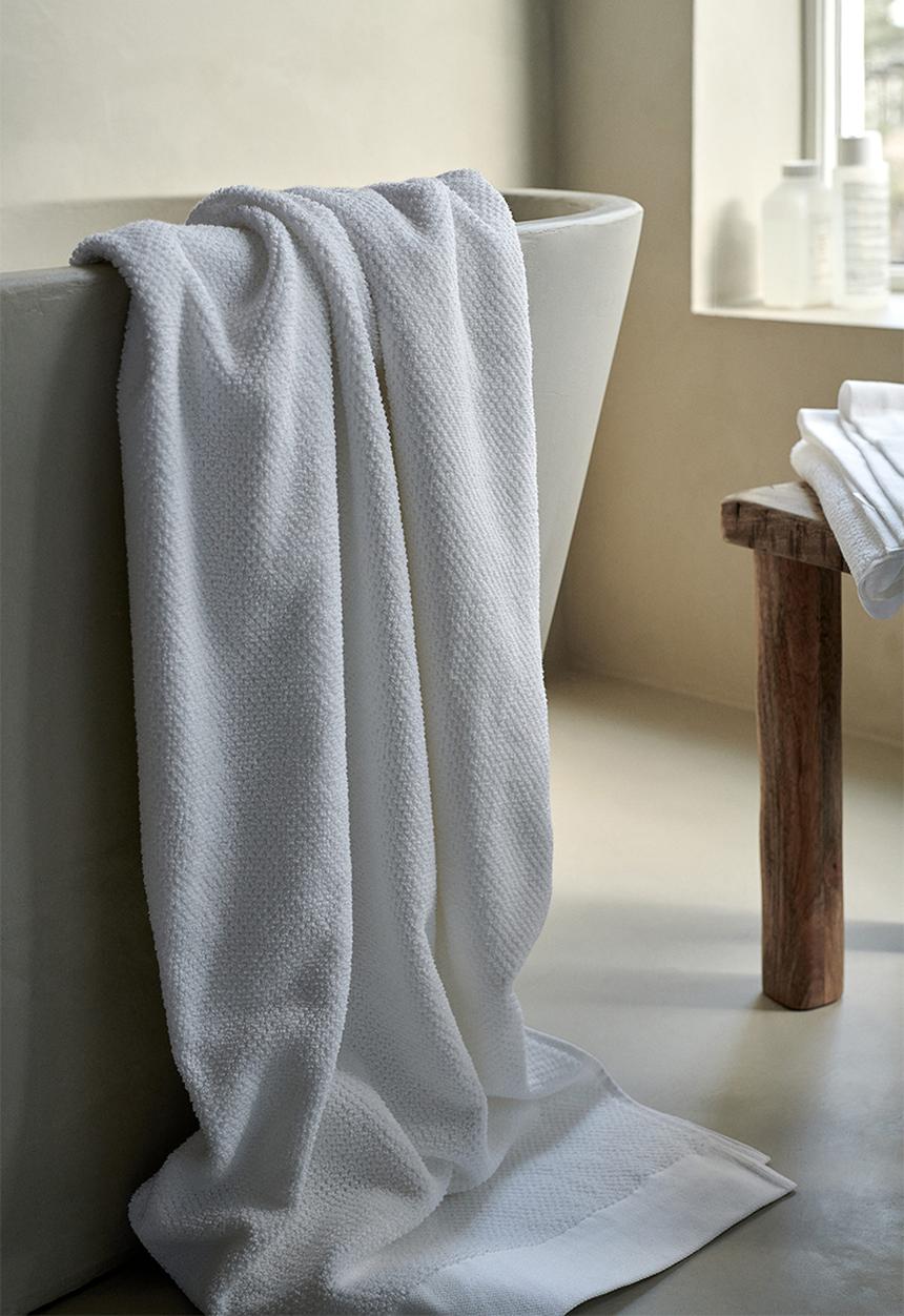 H&M - Cotton terry bath towel - white 