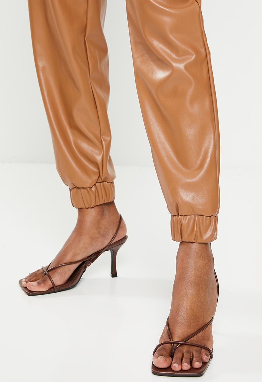 dailyfriday - Pu jogger - tan