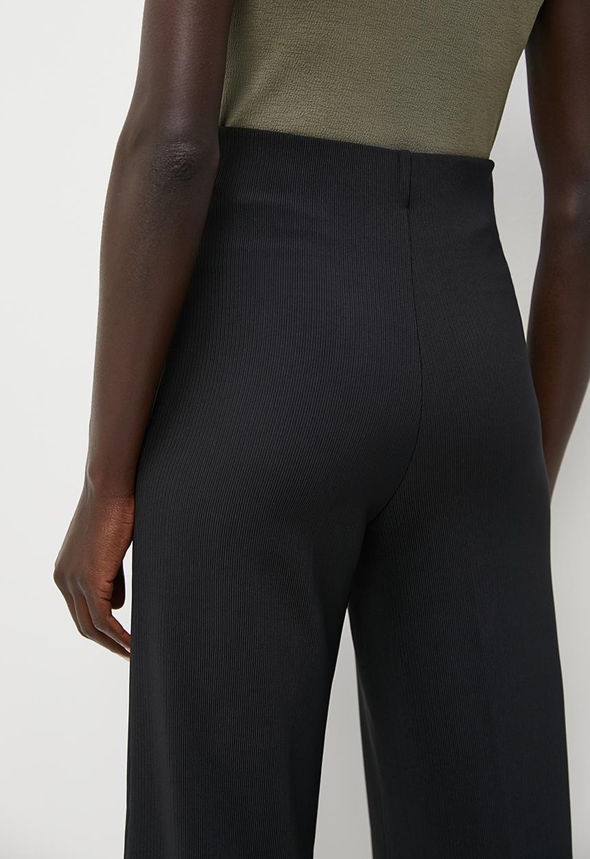 edit - Textured bootleg pants - black
