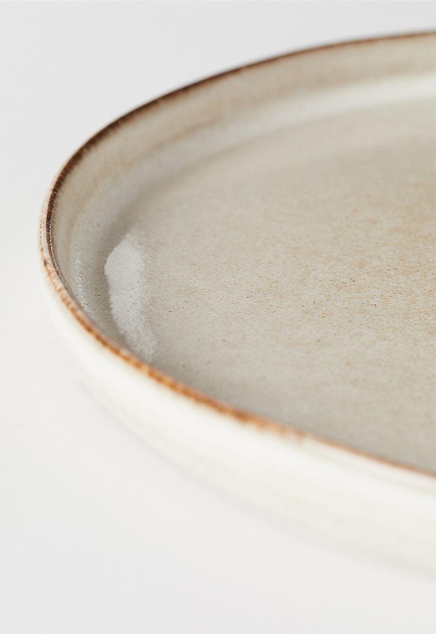 H&M - Large stoneware plate - beige