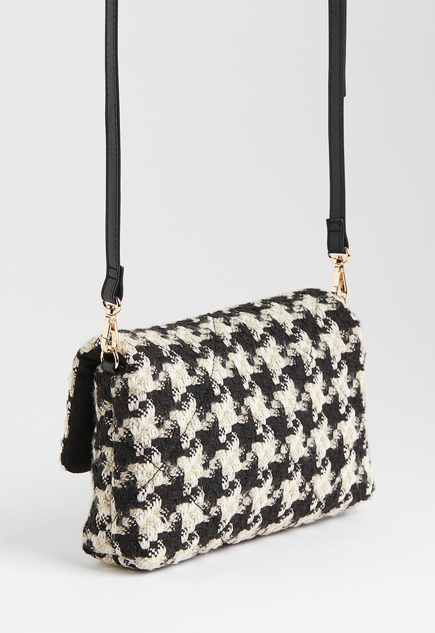 H&M - Small crossbody bag - black/dogtooth patterned