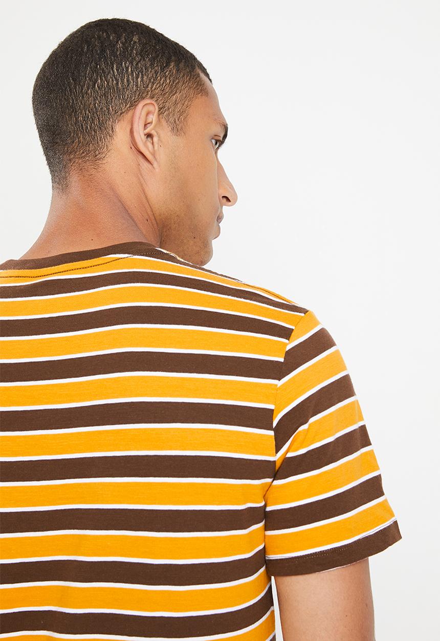 Levi’s® - Short sleeve classic pocket tee - scholarly shaved c