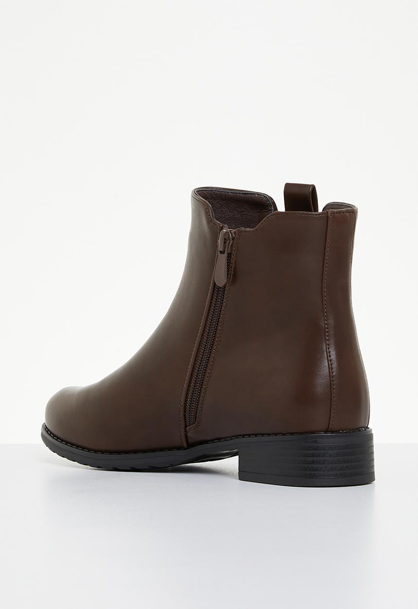 Butterfly Feet - Huda 10 ankle boot - choc