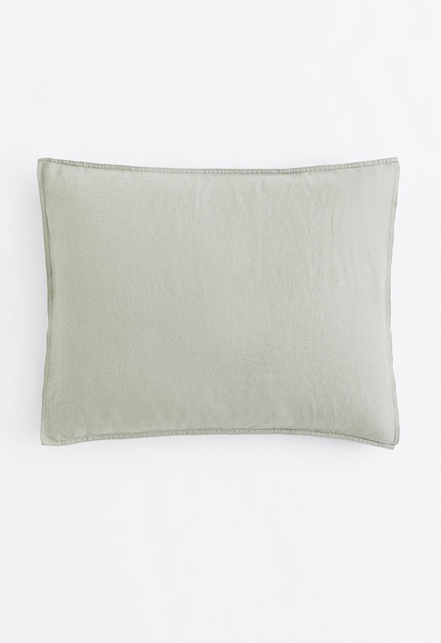 H&M - Washed linen pillowcase - green