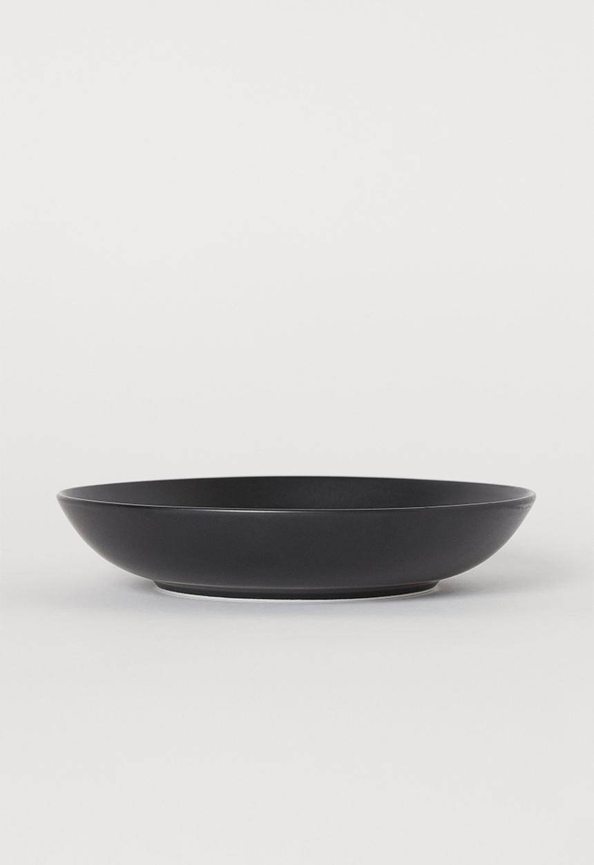 H&M - Deep porcelain plate - black
