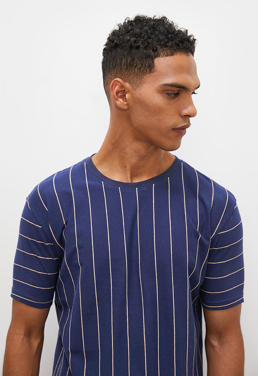 Superbalist - Dylan pocket crew neck tee - navy