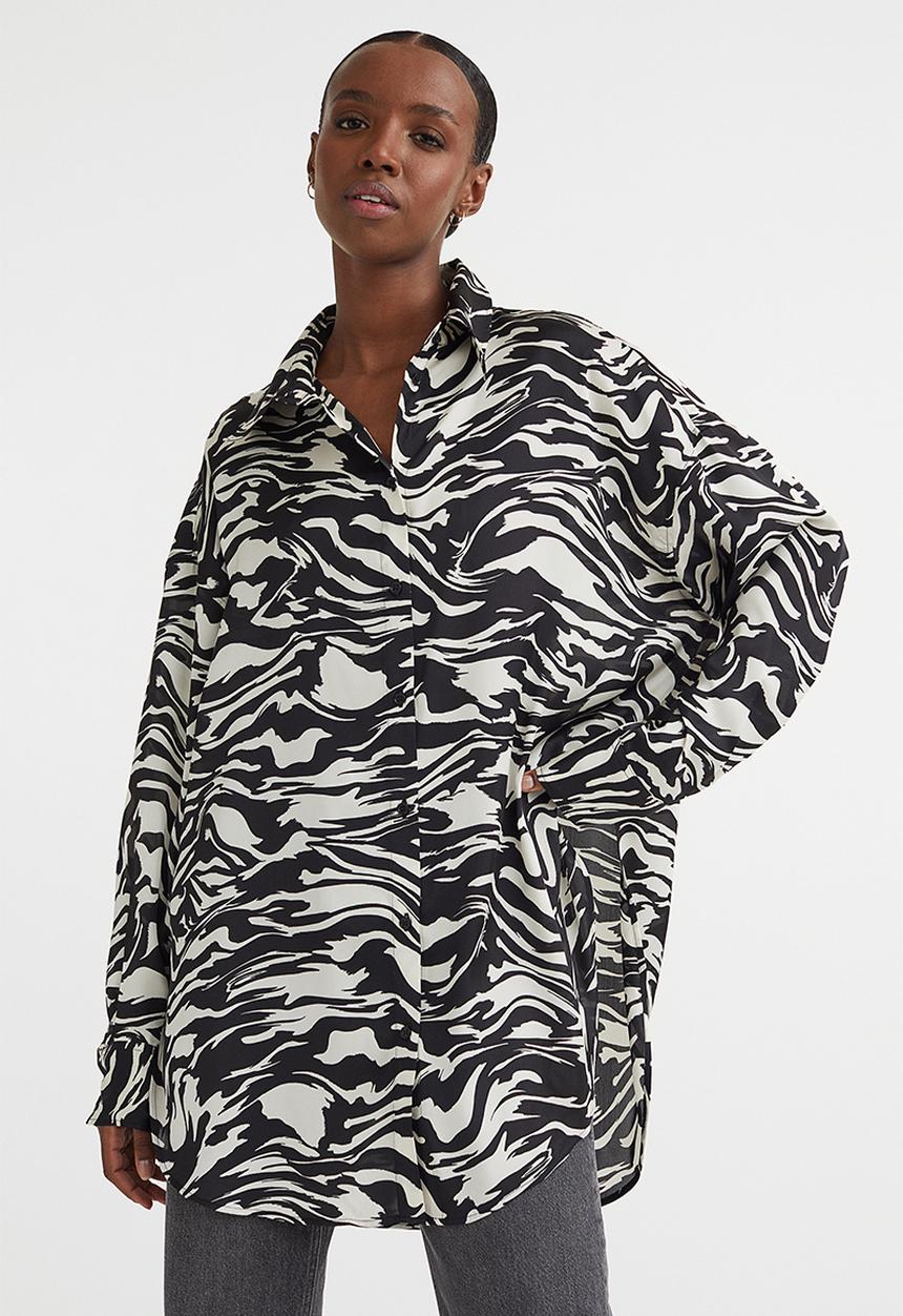 H&M - Oversized blouse - black/zebra print