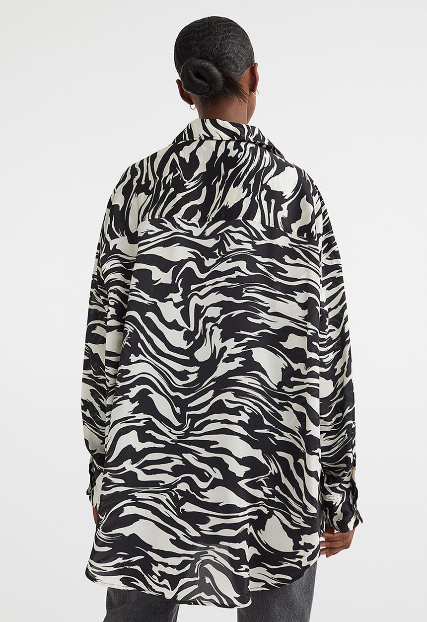 H&M - Oversized blouse - black/zebra print