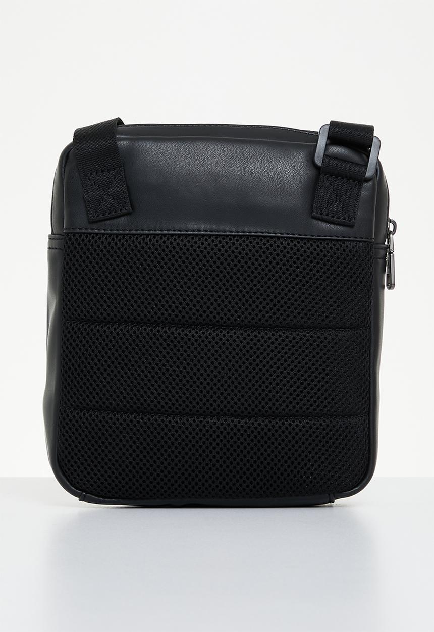 Calvin Klein - Monogram soft reporter - black 