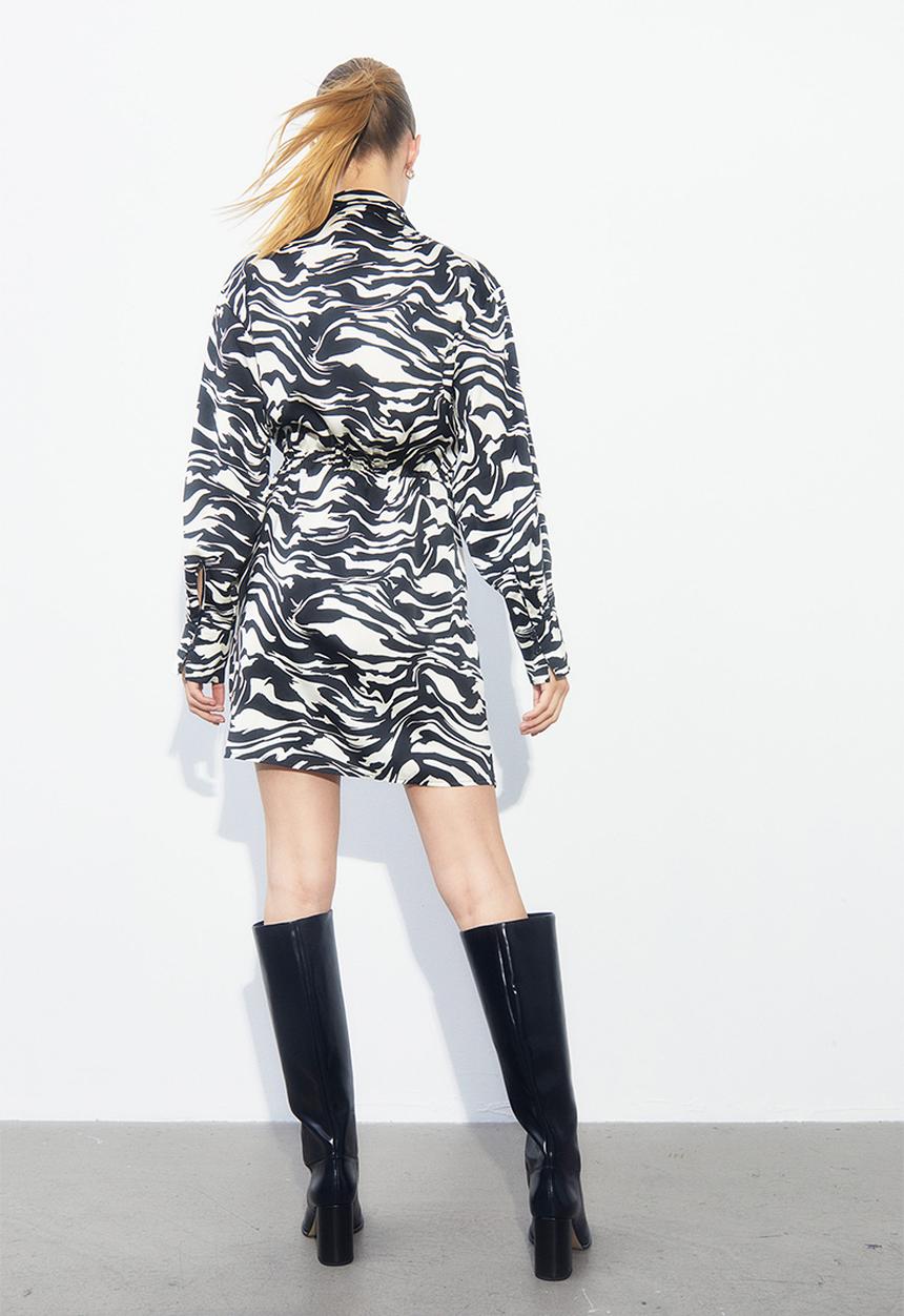H&M - Satin wrapover shirt dress - black/zebra-print